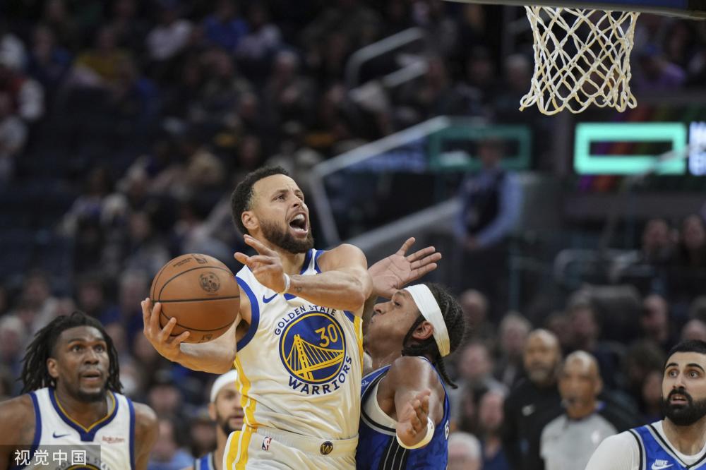 占据主动的 占据主动的